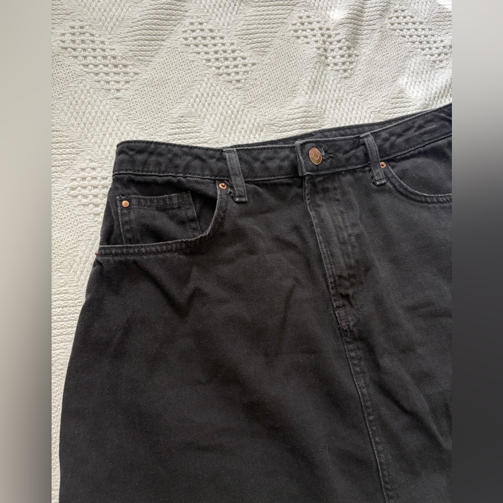 SOLD H&M black denim mini skirt - Picture 2 of 5